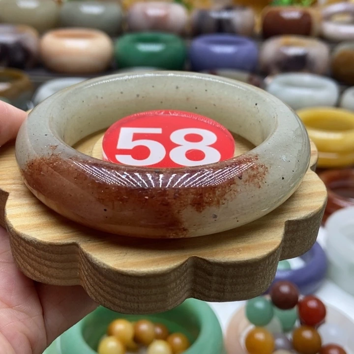 未镶嵌手镯石英质玉