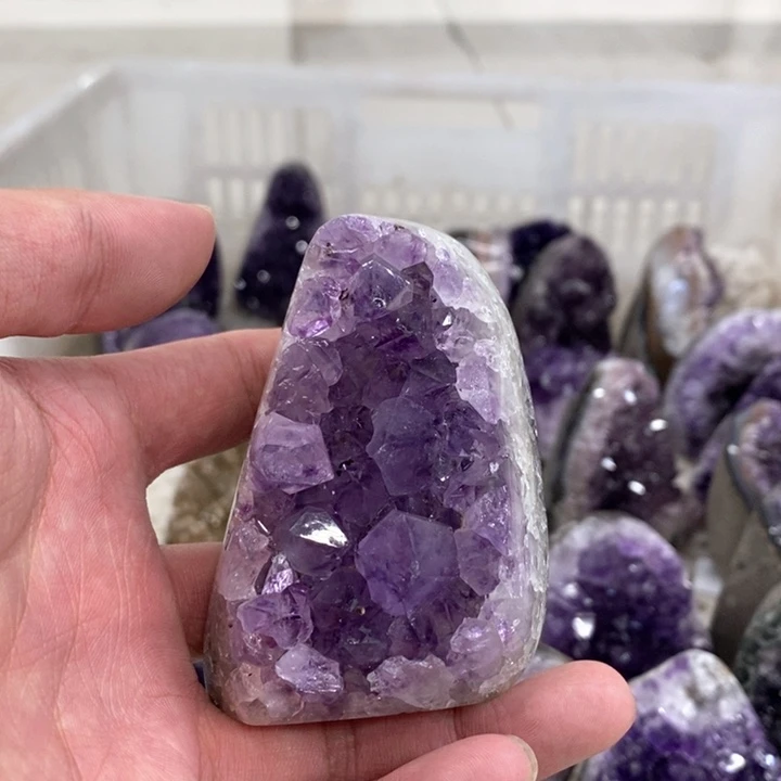 未镶嵌水晶大型摆件（非配饰）