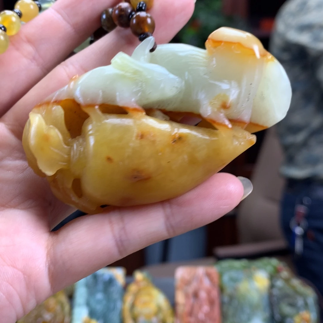 未镶嵌蛇纹石玉颈饰