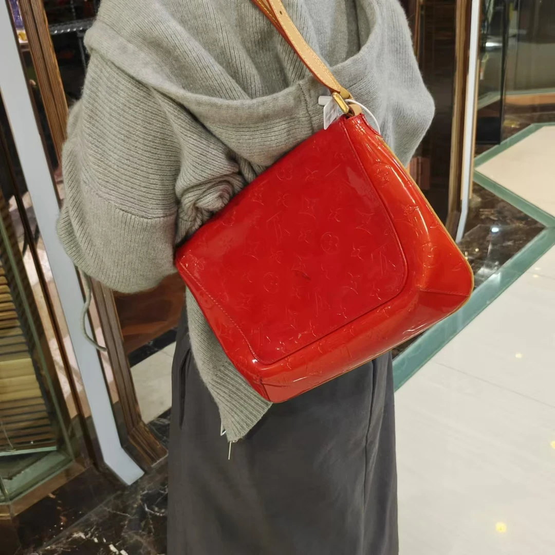 95新 LouisVuitton/路易威登 漆皮翻盖包/F6FY01007738/7738