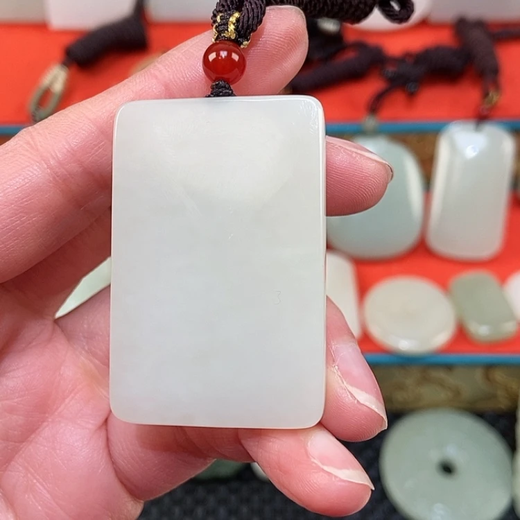 【闪购商品】颈饰未镶嵌和田玉