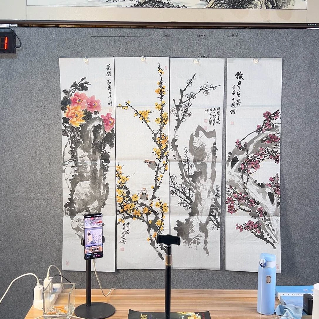 国画491 花鸟在树丛的顶端发出巨大声音