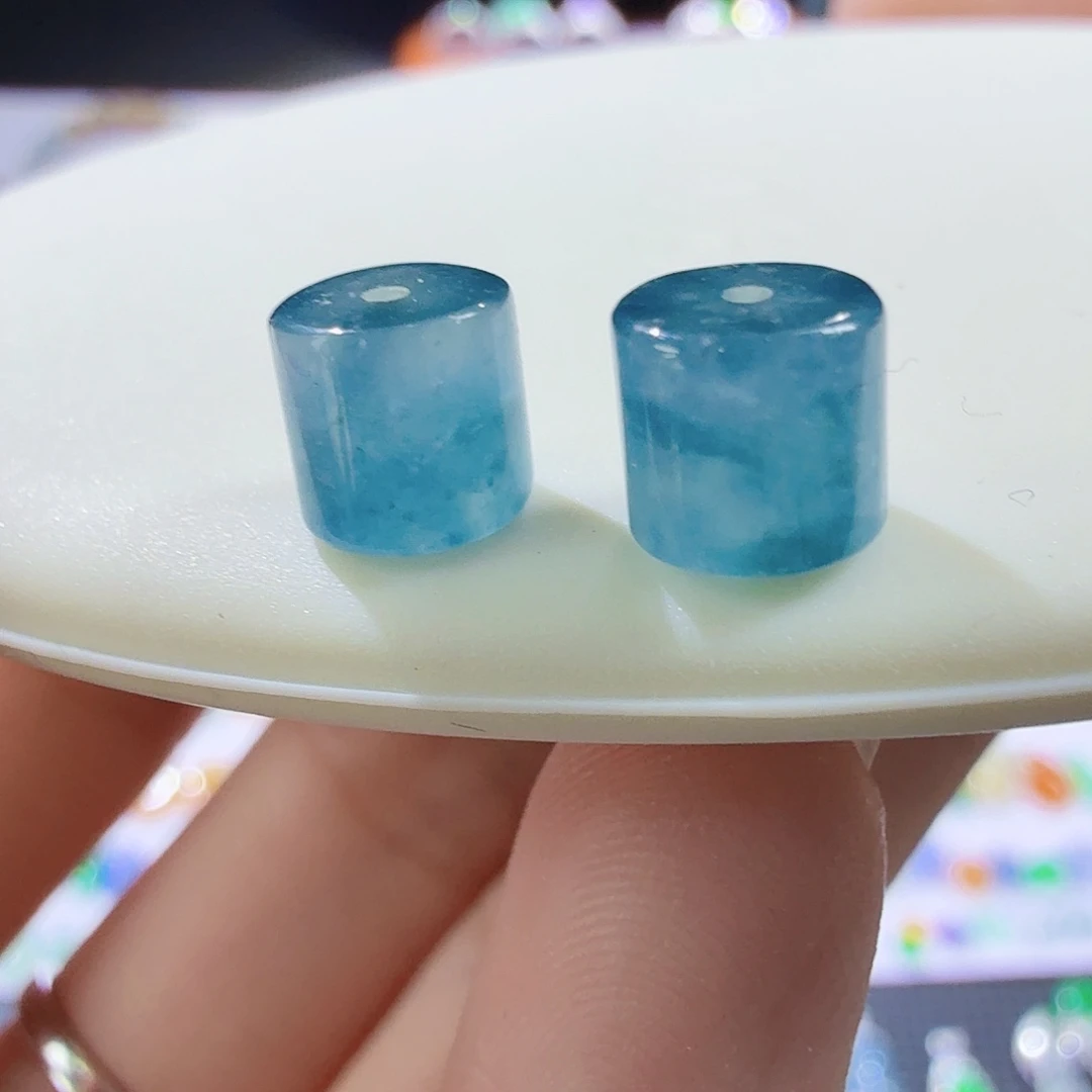 翡翠未镶嵌颈饰一对蓝莓