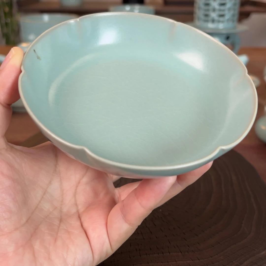微瑕直径12公分原矿汝官窑作品