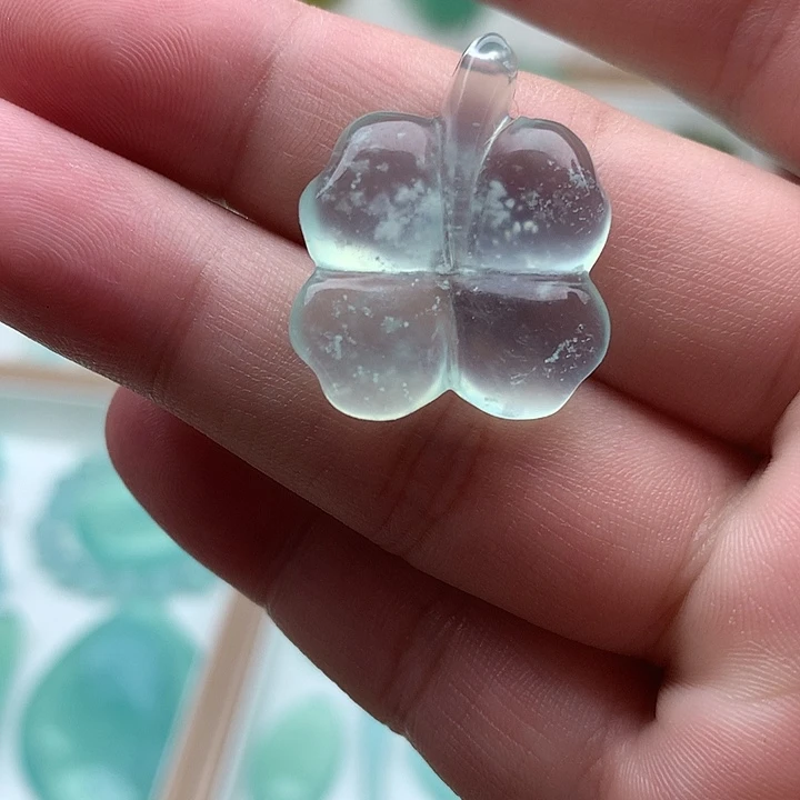 蛇纹石玉合金颈饰四叶草