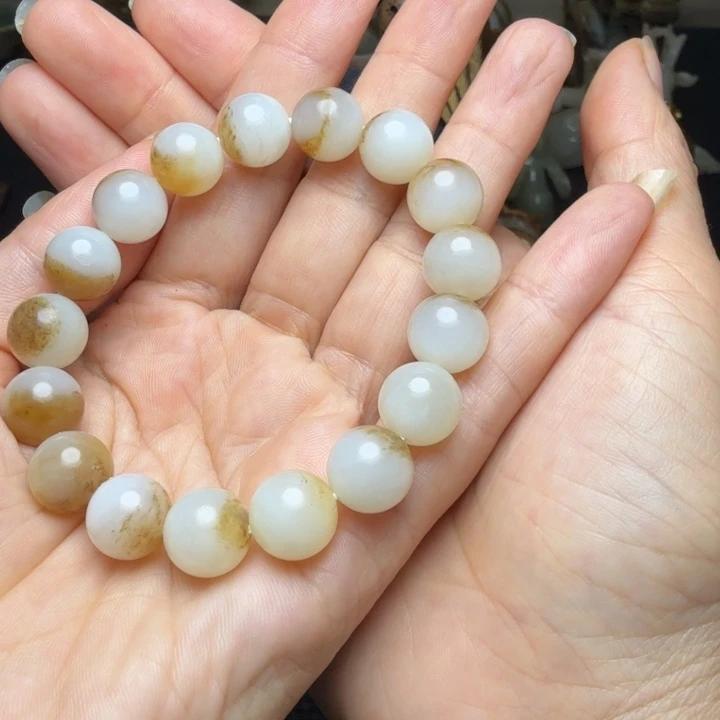 小***李未镶嵌手链和田玉