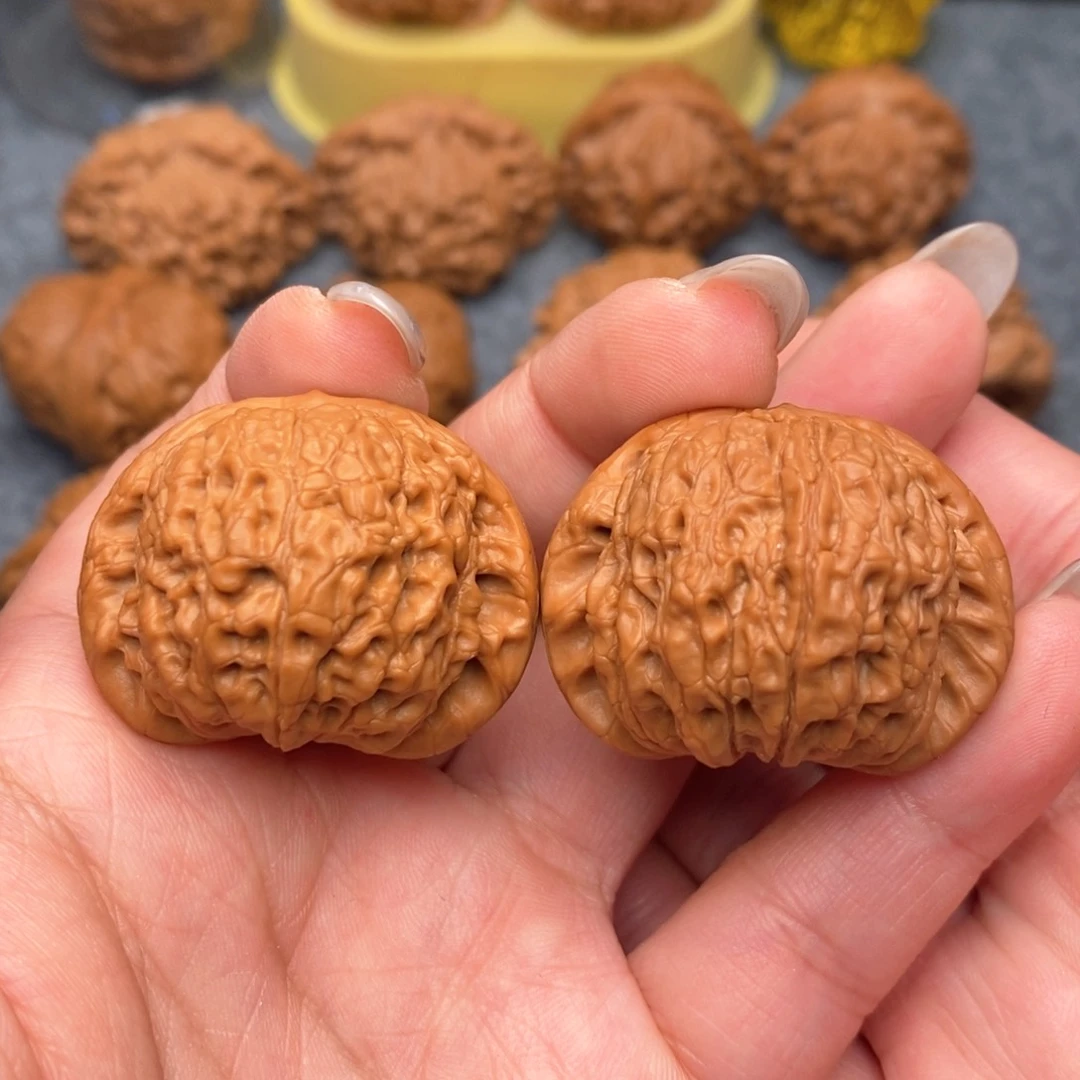 文玩核桃把件精品血麒麟37