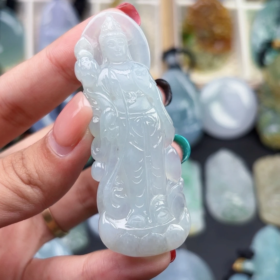 翡翠未镶嵌颈饰观音