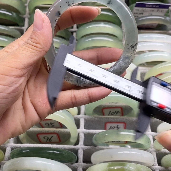 未镶嵌蛇纹石玉手镯105