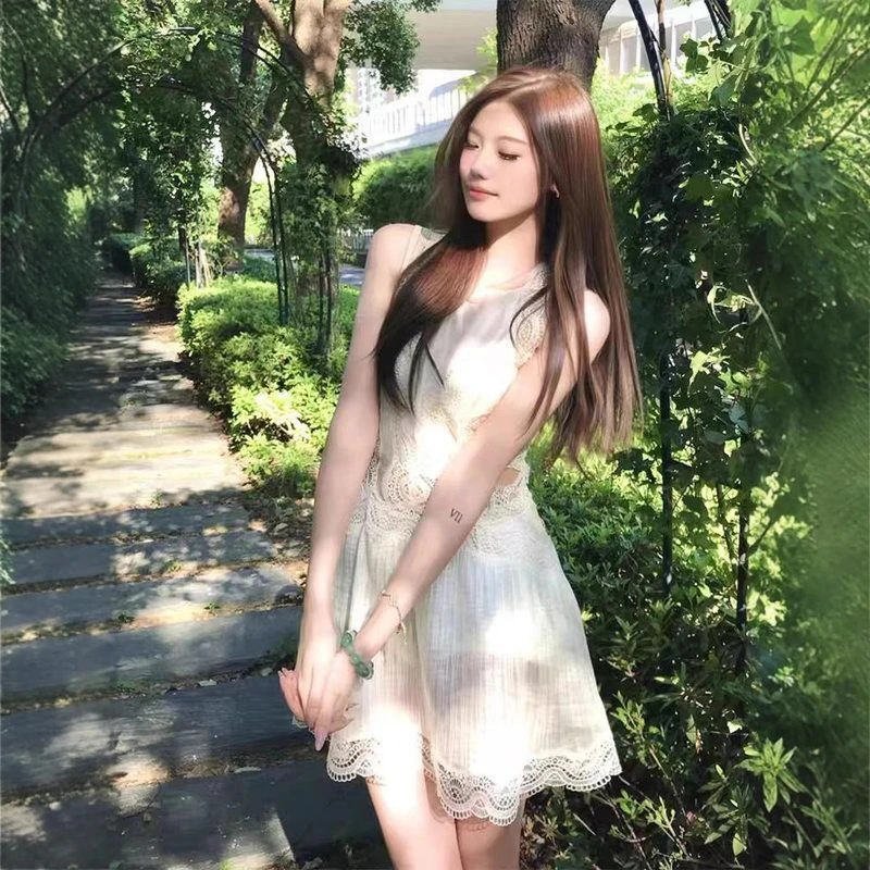 气质名媛重工蕾丝绣花吊带白色甜美碎花连衣裙露背收腰A字短裙