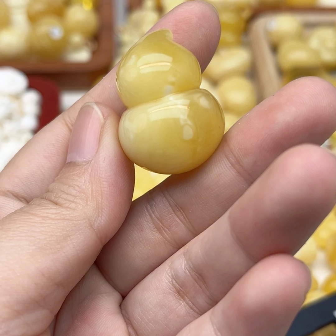 蜜蜡未镶嵌裸石配饰