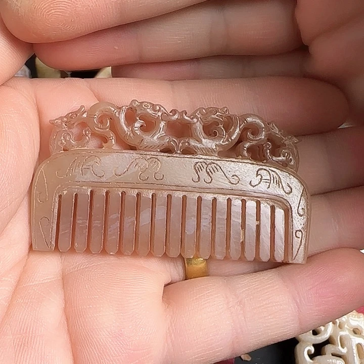和田玉（糖玉）车挂未镶嵌美****样