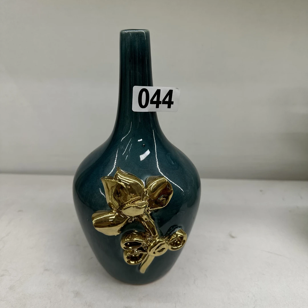 044陶瓷花瓶口径2公分高度22宽度15