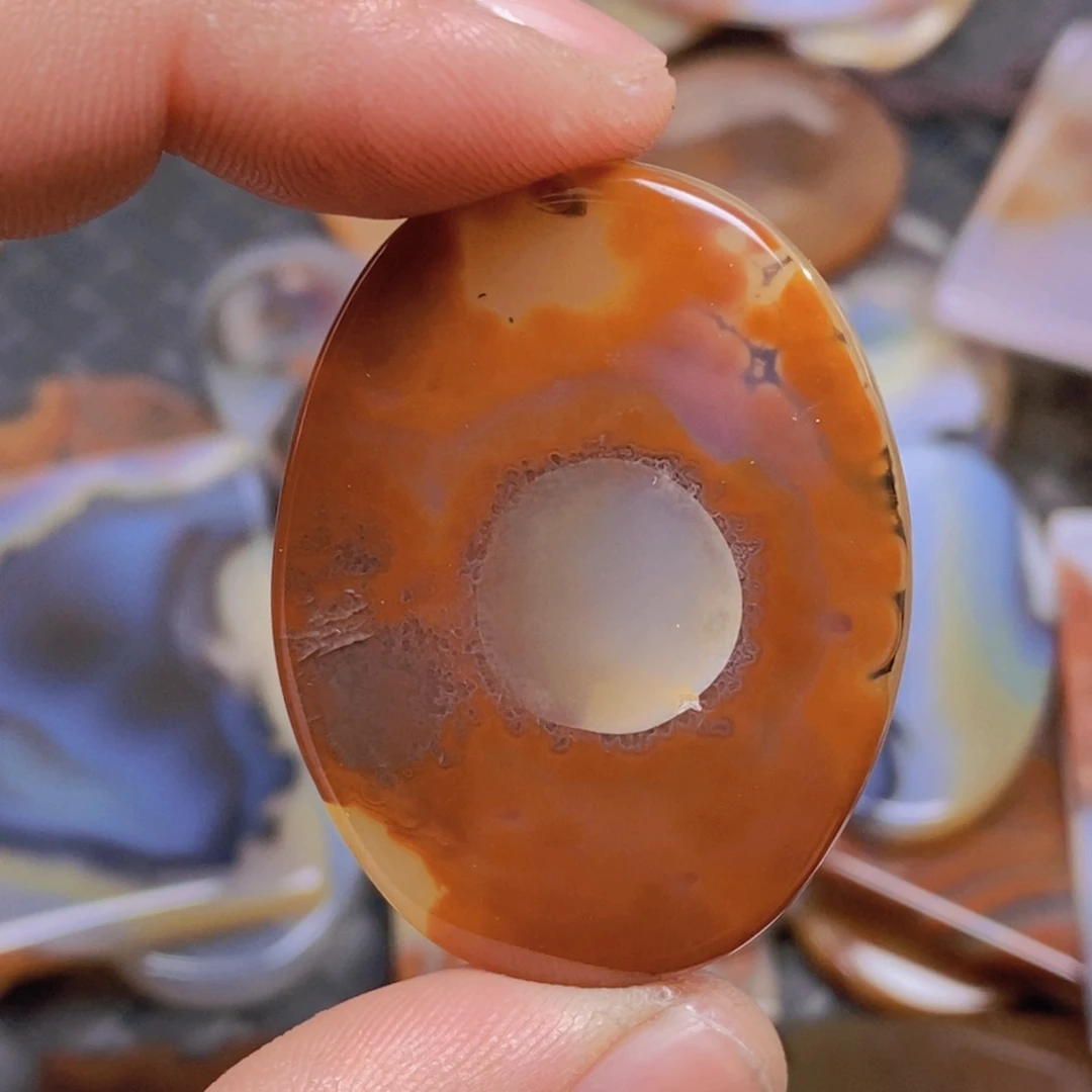 玛瑙/玉髓颈饰未镶嵌玉*聚