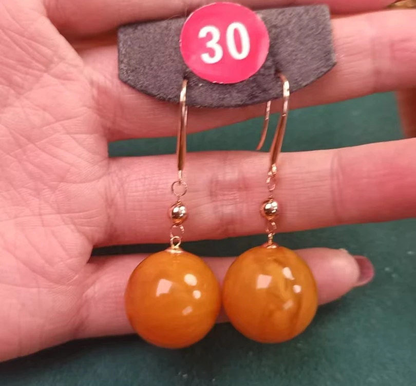 18K金镶嵌蜜蜡耳饰