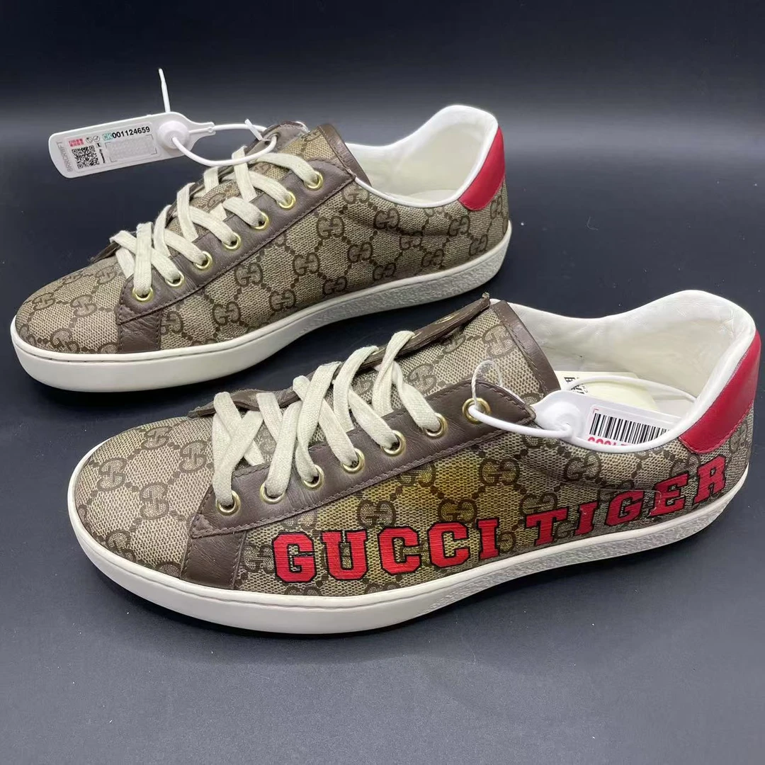 95新 GUCCI/古驰 红色logo老花满印板鞋41欧码 cat624