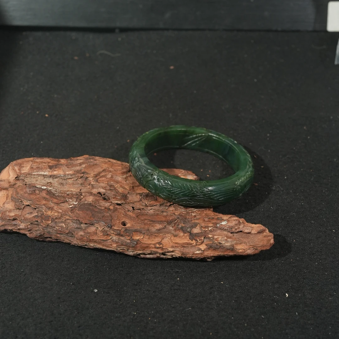 12.9香港王老板-和田玉手镯6c500