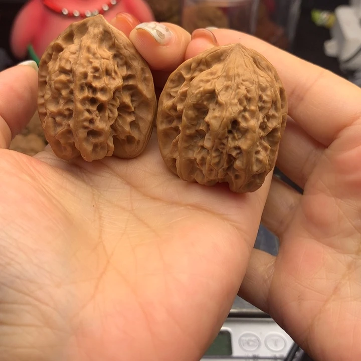 文玩核桃吊坠磐石