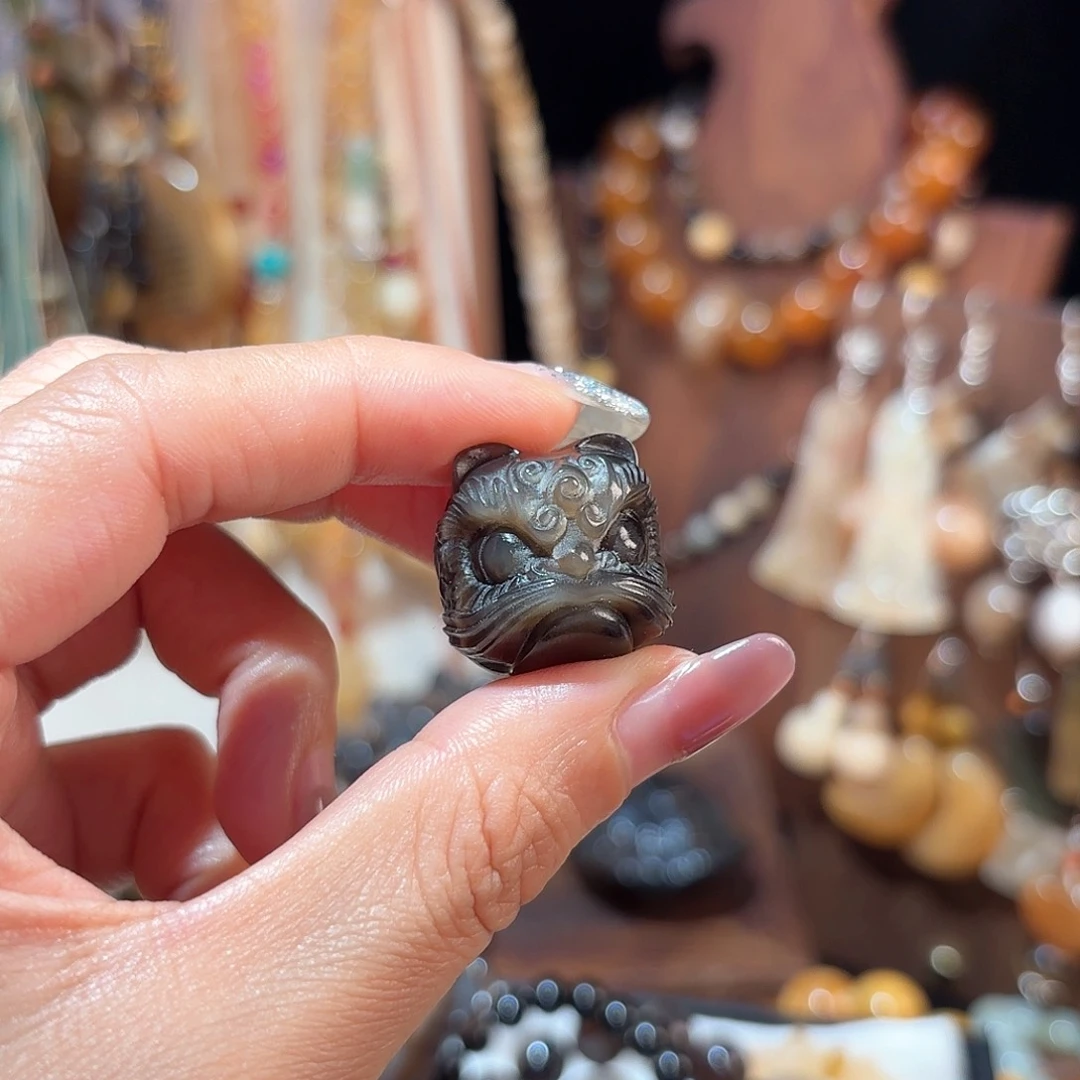 ****d非金属白水黑金刚醒狮手机链