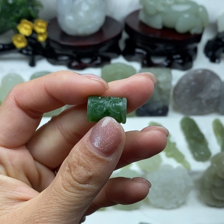 和田玉（糖玉）未镶嵌颈饰1