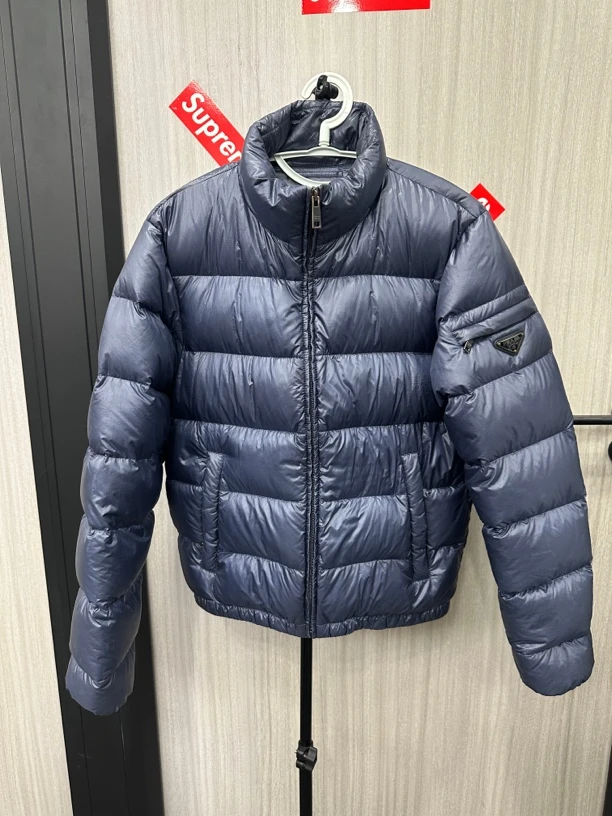 46码 正品 Prada 经典藏蓝色 三角标 羽绒服