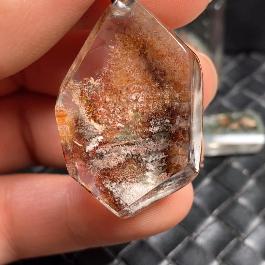 未镶嵌颈饰水晶水晶