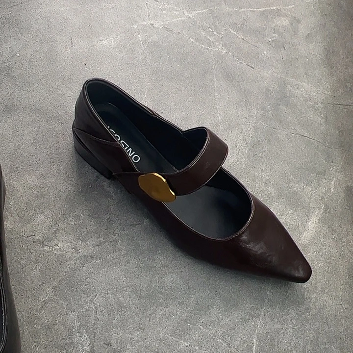 367513055棕色40码