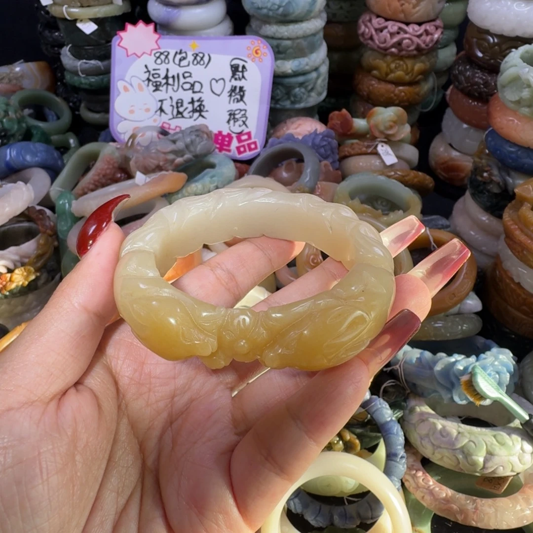 石英质玉（佘太翠）未镶嵌手镯13。58