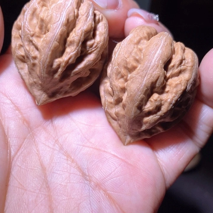 文玩核桃把件东北野生楸子小美28