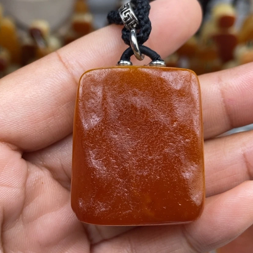 【闪购商品】琥珀颈饰未镶嵌