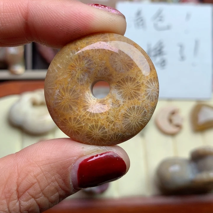 硅化珊瑚（珊瑚玉）颈饰未镶嵌