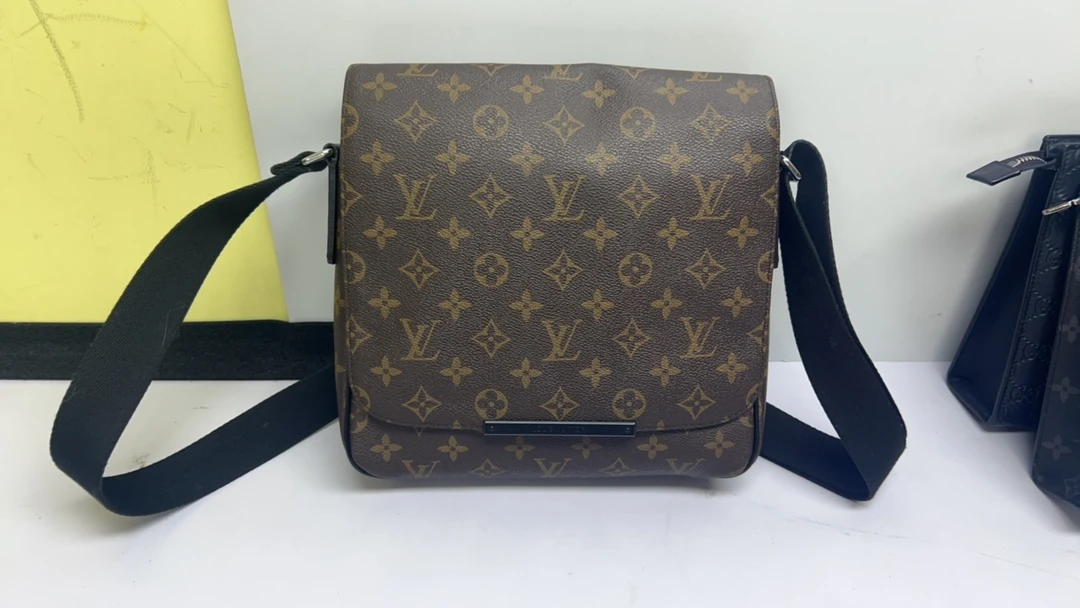 95新 LouisVuitton/路易威登 路易威登lv粽老花斜挎包
