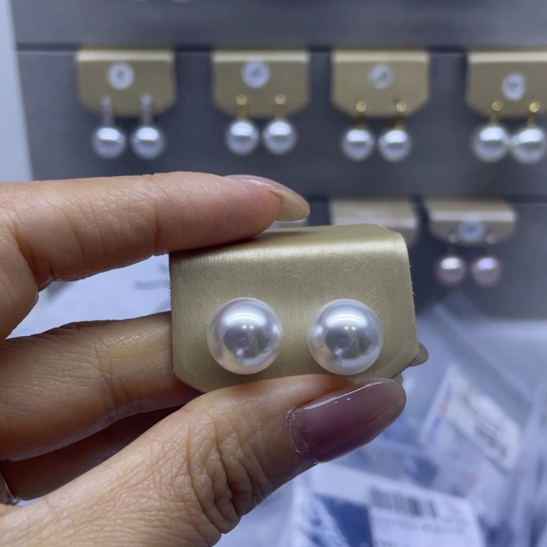 18K金镶嵌淡水珍珠耳饰