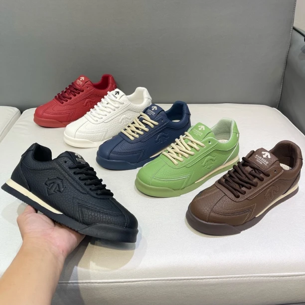 2025秋季新款低帮软底休闲板鞋阿甘鞋潮流时尚百搭男鞋