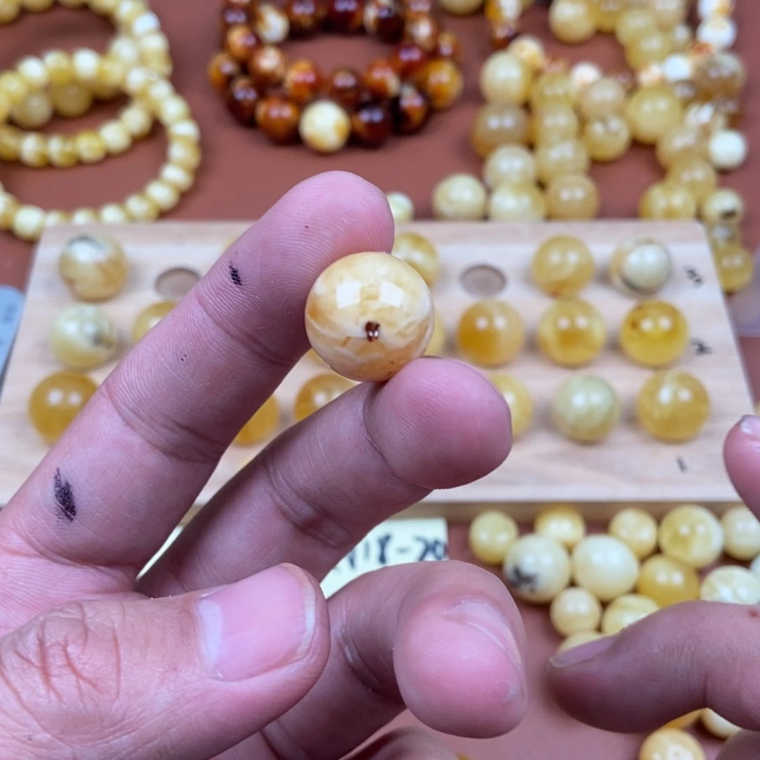 蜜蜡裸石未镶嵌?*蜜蜡