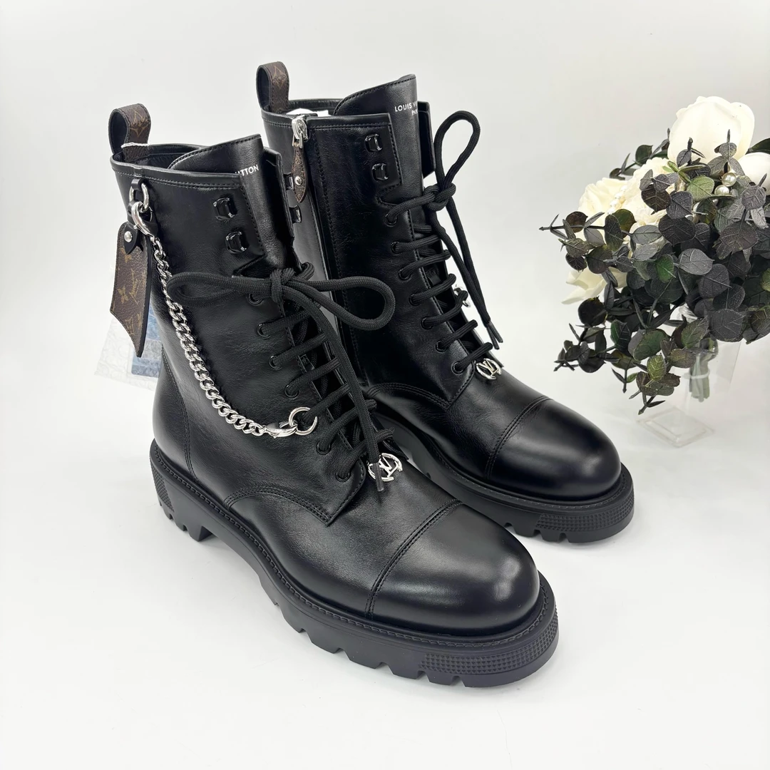 未使用 LouisVuitton/路易威登 38码/老花锁链短靴/p0384