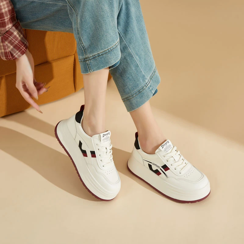 802大码女鞋40-43春季新款厚底小白鞋时尚百搭真皮软底休闲板鞋女