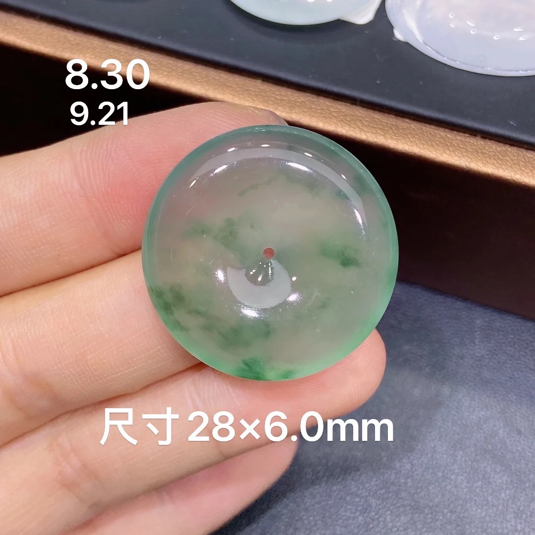 缅甸天然A货翡翠，高冰种满绿飘花平安扣吊坠，冰种时尚百搭款R