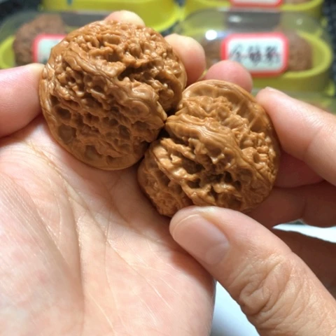 文玩核桃吊坠龙洞峪