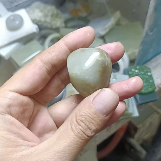 和田玉未镶嵌珠宝半成品
