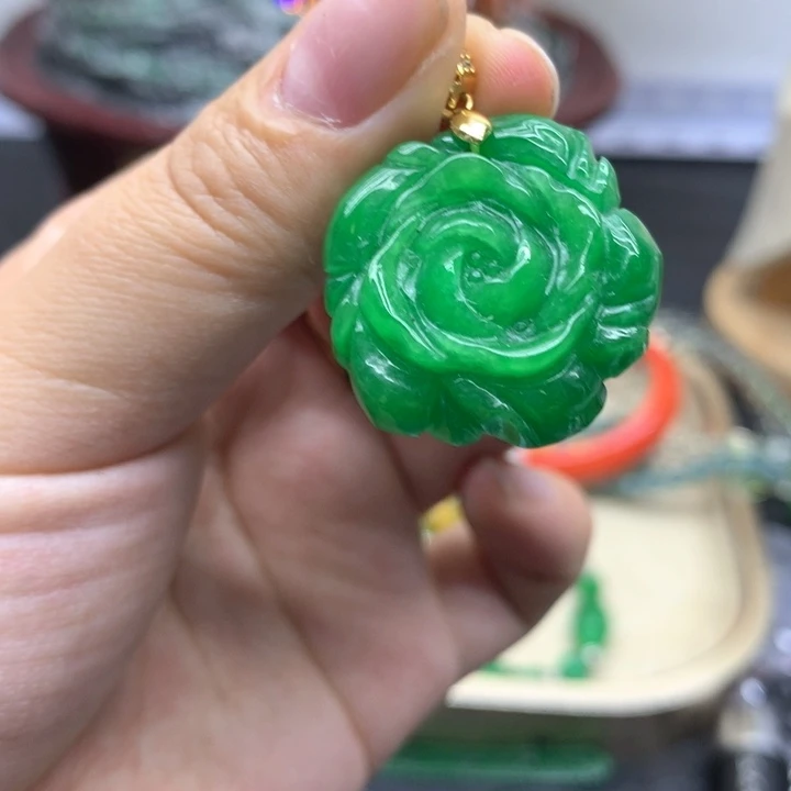 翡翠未镶嵌颈饰吊坠