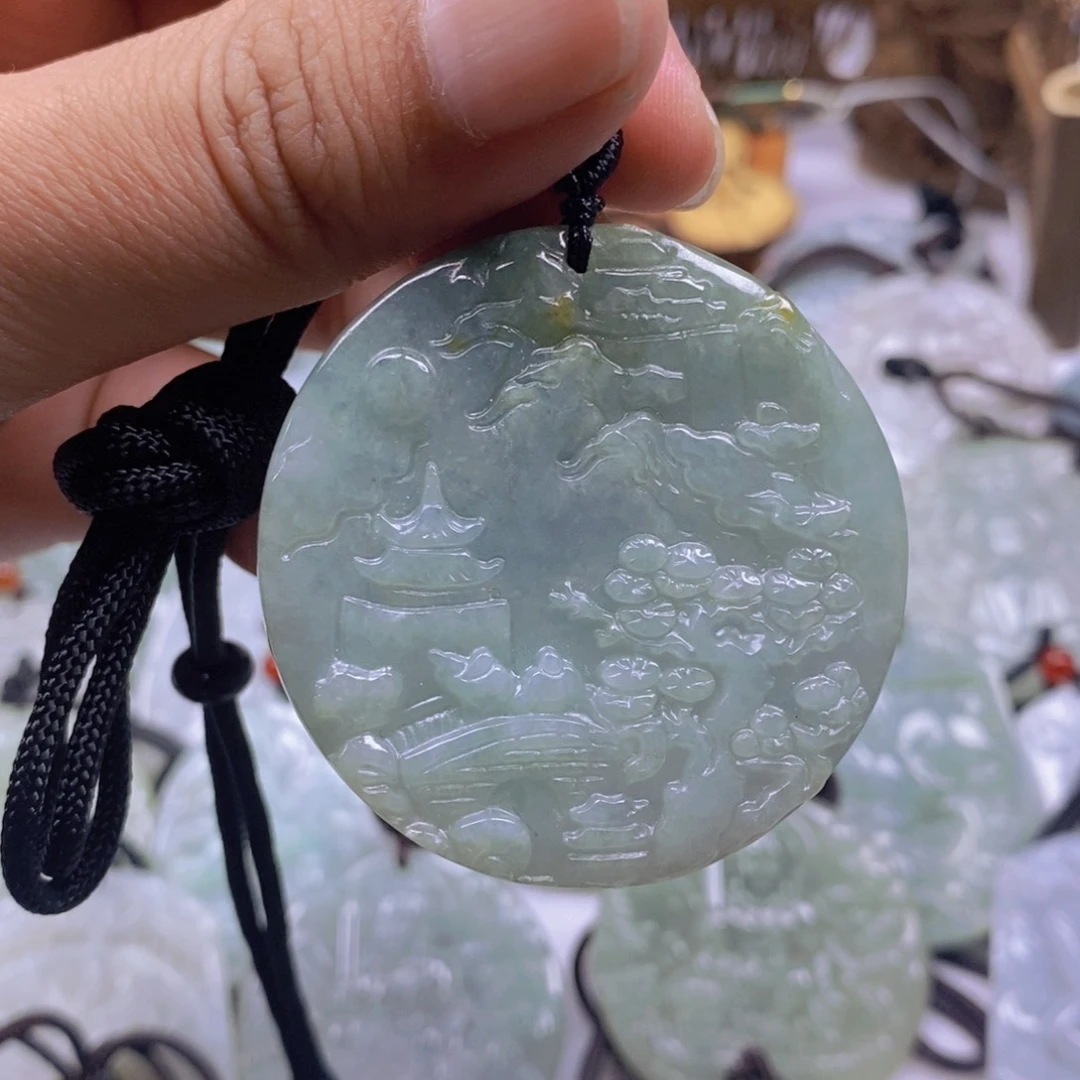 翡翠颈饰未镶嵌翡翠