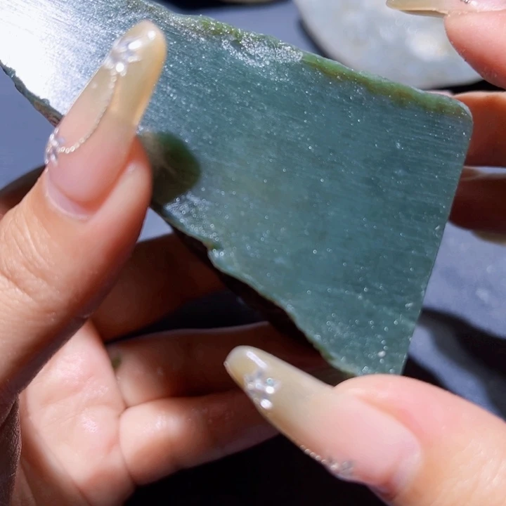 和田玉（糖玉）未镶嵌珠宝奇石