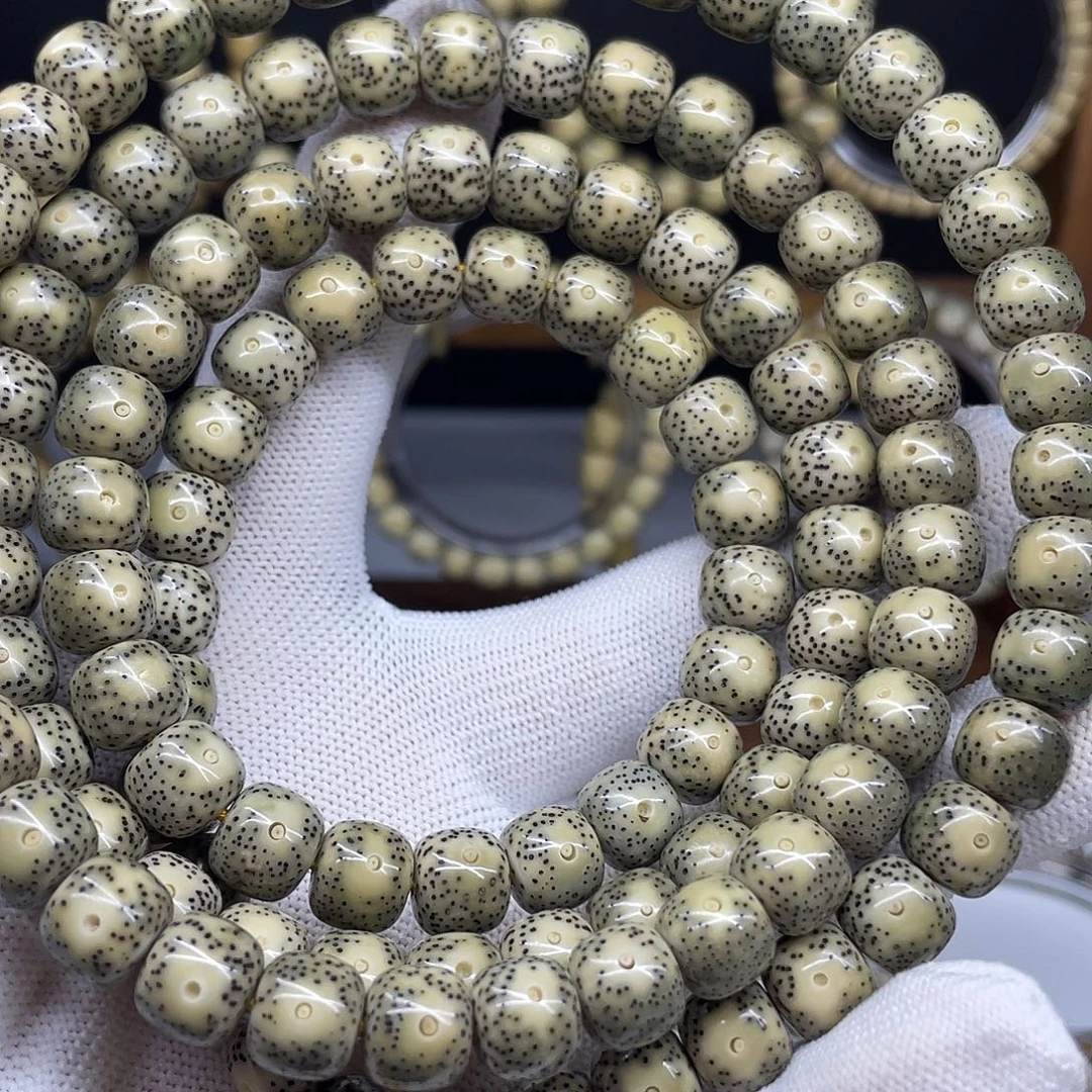 手串星月菩提10-9，绿包白大眼睛