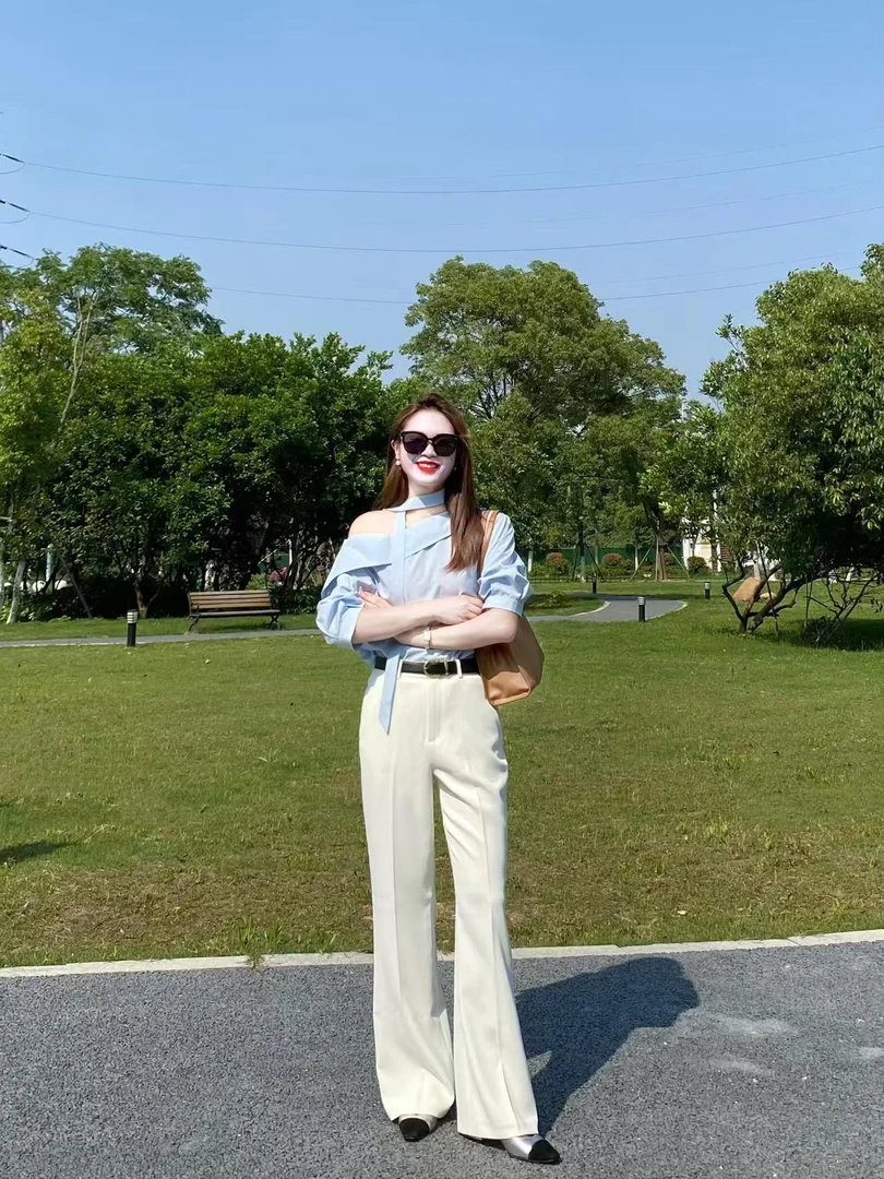 2025夏季新款洋气独特上衣慵懒风设计感蓝色斜肩飘带衬衫直筒裤