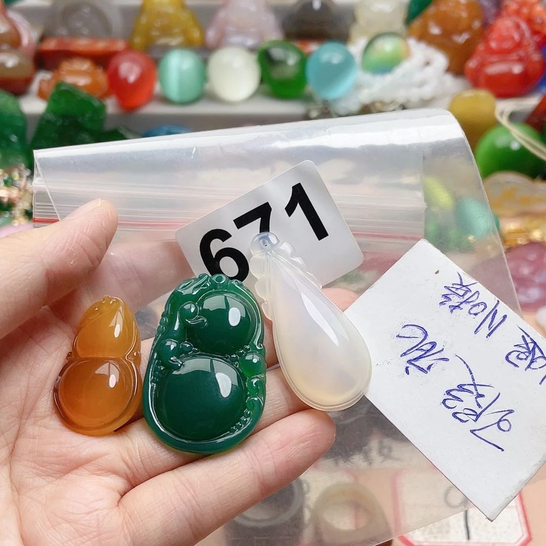 合金颈饰玛瑙/玉髓山***情