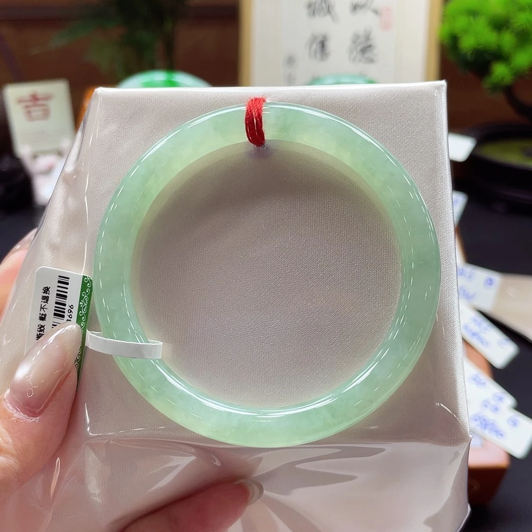 翡翠手镯未镶嵌6 号