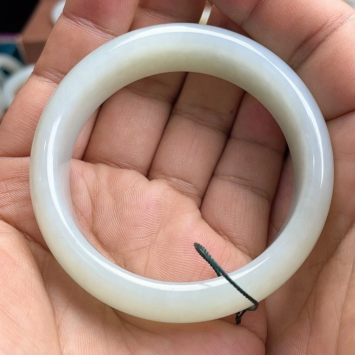 【闪购商品】未镶嵌手镯和田玉