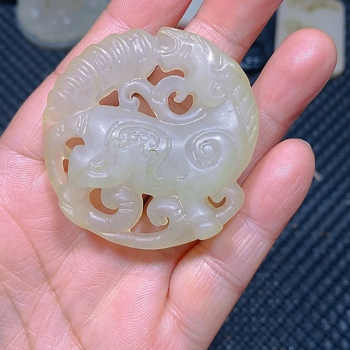 未镶嵌手链和田玉（糖玉）