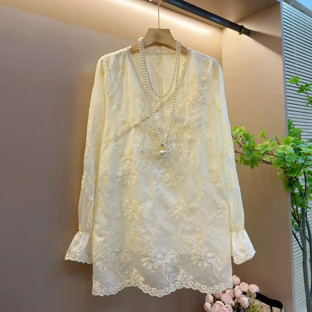 新款蕾丝盘扣立体花宽松时尚显瘦遮肉提花上衣（衣长73左右）